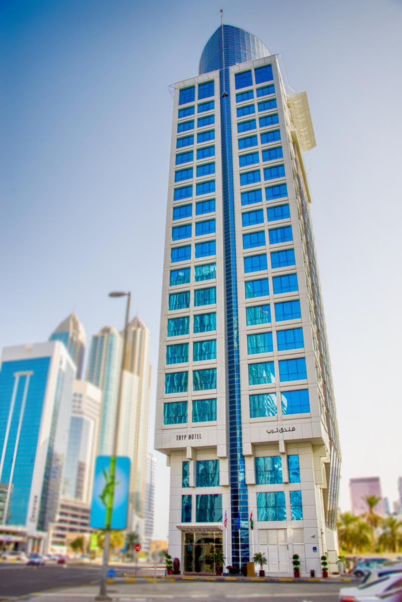 Отель Tryp By Wyndham Abu Dhabi City Center Экстерьер фото